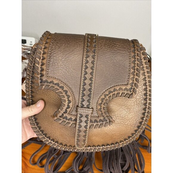 Justin Boot Barn Women's Whipstitch Fringe Saddle Bag Brown w/ Justin Earrings - Picture 7 of 10